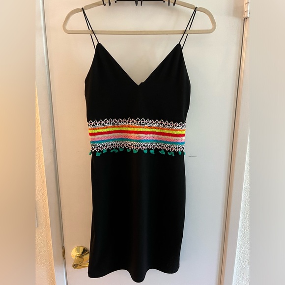 Alice + Olivia mini dress - size 6 fits like size 2/4! - Picture 6 of 10